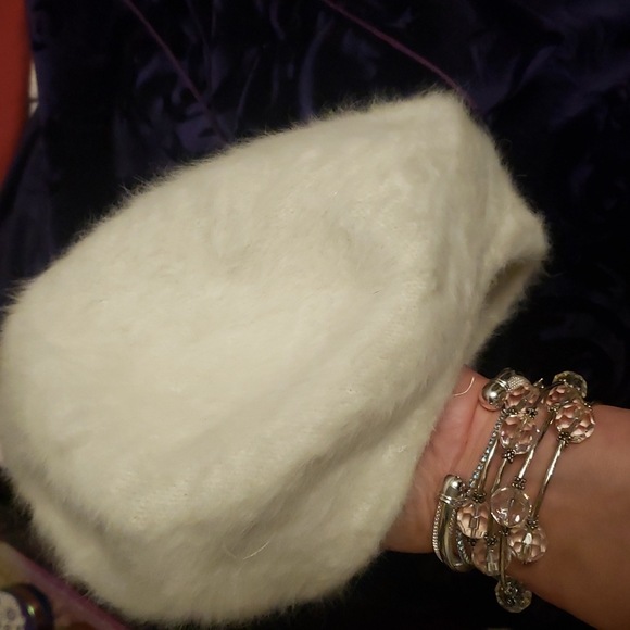 Vintage Angora fur hat - Picture 3 of 3